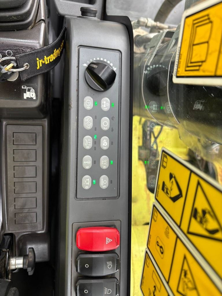 Pelle sur pneus CAT M 320 F: photos 12 Pelle sur pneus CAT M 320 F: photos 12