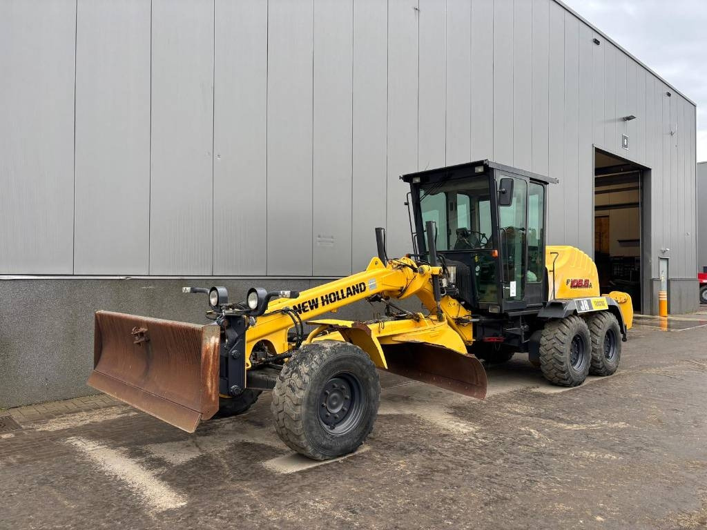 New Holland F 106.6 A - Niveleuse: photos 1 New Holland F 106.6 A - Niveleuse: photos 1