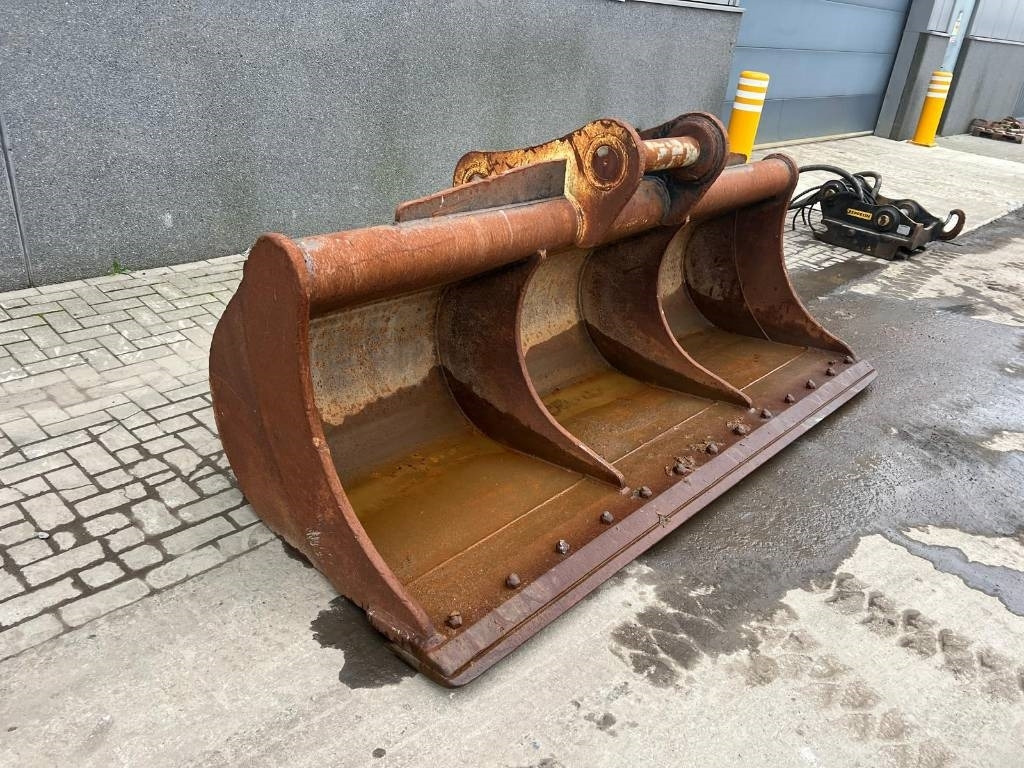 Volvo EC 480 E L coupler + bucket - Godet pour Engins de chantier: photos 3 Volvo EC 480 E L coupler + bucket - Godet pour Engins de chantier: photos 3