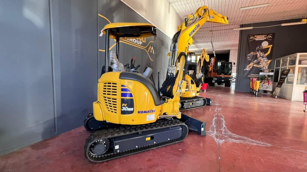 Komatsu PC30 MR-5 - Mini pelle: photos 1 Komatsu PC30 MR-5 - Mini pelle: photos 1