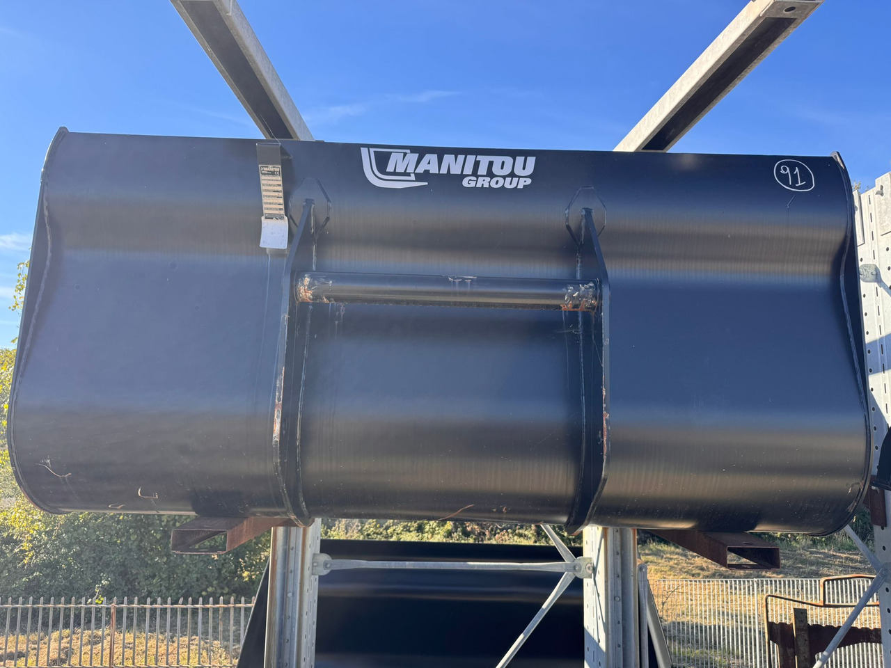 MANITOU CBA - Godet pour Chariot télescopique: photos 2 MANITOU CBA - Godet pour Chariot télescopique: photos 2