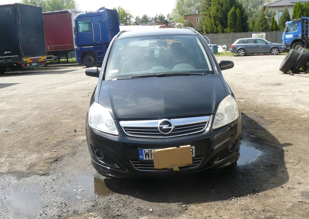 Opel Zafira 1.9 CDTI Cosmo - SUV: photos 1 Opel Zafira 1.9 CDTI Cosmo - SUV: photos 1