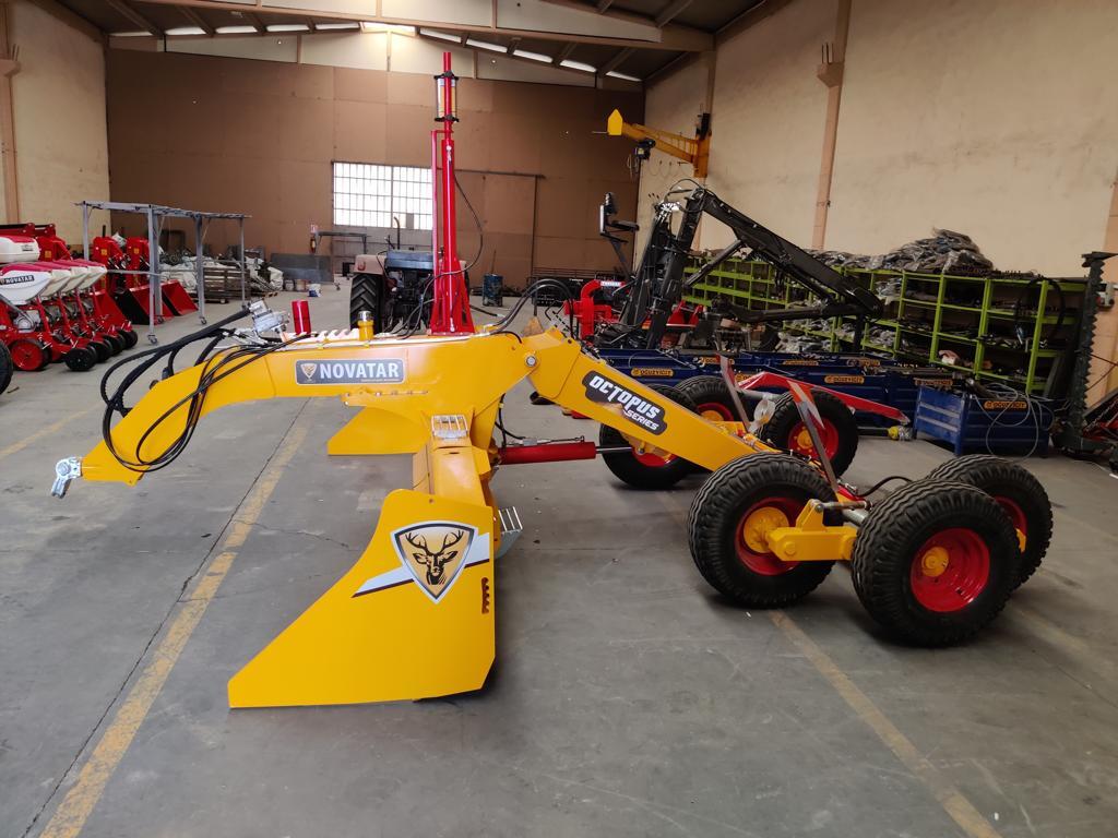 Novatar Laser Controlled Land Leveler - Outils du sol: photos 5 Novatar Laser Controlled Land Leveler - Outils du sol: photos 5