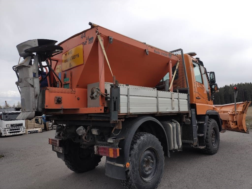 Mercedes-Benz Unimog ,hiekoitin,aura,kippilava - Engin de déneigement: photos 3 Mercedes-Benz Unimog ,hiekoitin,aura,kippilava - Engin de déneigement: photos 3