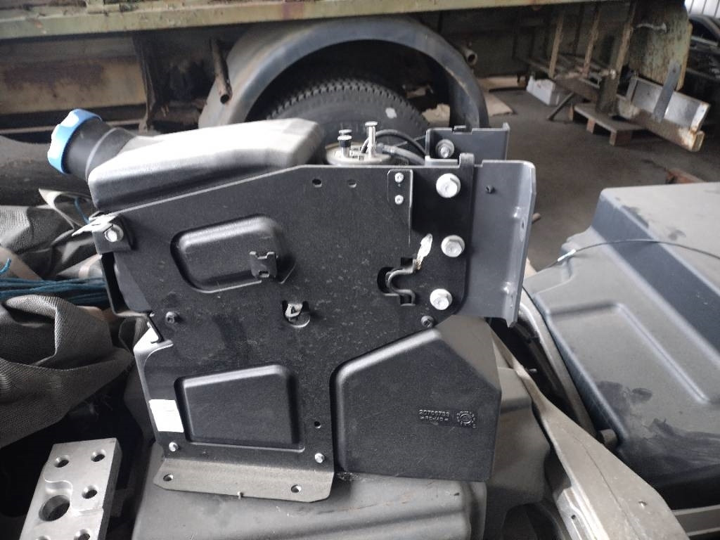 Volvo Adblue säiliö FL  - Frame/ Châssis pour Camion: photos 4 Volvo Adblue säiliö FL  - Frame/ Châssis pour Camion: photos 4