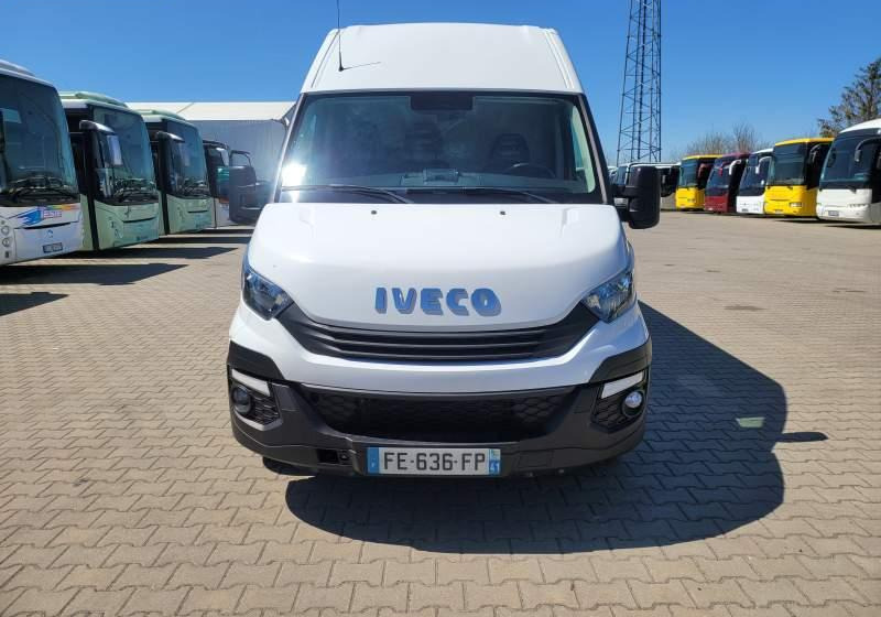 Iveco DAILY 35-140 / SPROWADZONY Z FRANCJI / TEMPOMAT - Fourgon utilitaire: photos 3 Iveco DAILY 35-140 / SPROWADZONY Z FRANCJI / TEMPOMAT - Fourgon utilitaire: photos 3