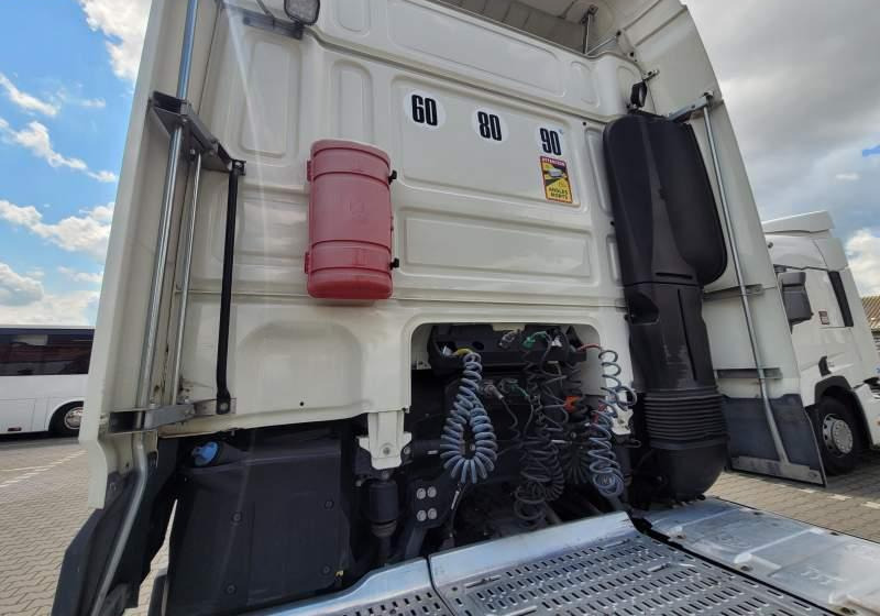 DAF XF510 SPACE CAB / SPROWADZONY / MANUAL / RETARDER - Tracteur routier: photos 4 DAF XF510 SPACE CAB / SPROWADZONY / MANUAL / RETARDER - Tracteur routier: photos 4