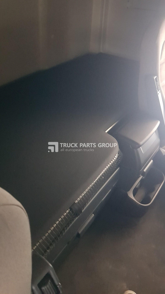 IVECO IVECO SRALIS EURO6 emission HY-WAY cab bunks, sleeping place, bed, upper + lower, 5041149389, 504094421 - Siège pour Camion: photos 1 IVECO IVECO SRALIS EURO6 emission HY-WAY cab bunks, sleeping place, bed, upper + lower, 5041149389, 504094421 - Siège pour Camion: photos 1