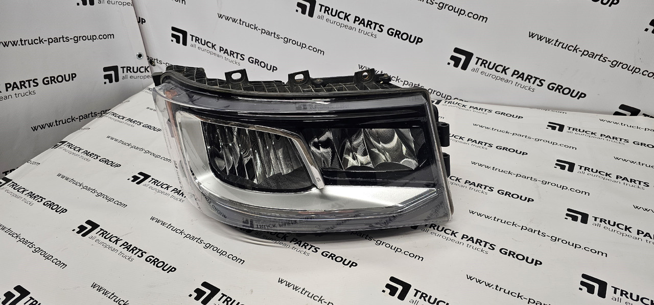 SCANIA Scania headlight S line EURO 6, lamps 2674390, 2379882, 2655848, 2674391, 2379886, 2655849, 2674392, 2674412, 2338121, 2338122, 2338273, 2338275, 2338281, 2338282, 2311420, 2295953, 2529168, 2346372, - Feu avant pour Camion: photos 2 SCANIA Scania headlight S line EURO 6, lamps 2674390, 2379882, 2655848, 2674391, 2379886, 2655849, 2674392, 2674412, 2338121, 2338122, 2338273, 2338275, 2338281, 2338282, 2311420, 2295953, 2529168, 2346372, - Feu avant pour Camion: photos 2