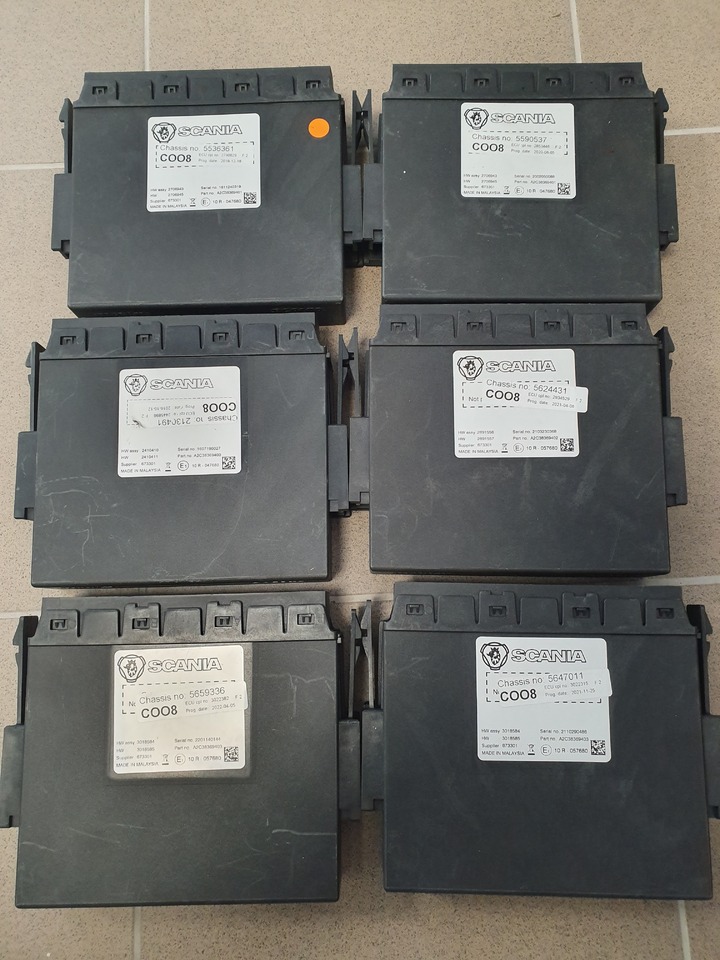 Scania T, P, G, R, L, S series EURO 6, EURO6 emission COO8, COO 8, coordinator unit, ECU, EDC, coordinator 8th generation, 2748176, 2410410, 2410411, 2631190, 2790629, 2726616, 2748176, 2834497, 26539 - Bloc de gestion pour Camion: photos 1 Scania T, P, G, R, L, S series EURO 6, EURO6 emission COO8, COO 8, coordinator unit, ECU, EDC, coordinator 8th generation, 2748176, 2410410, 2410411, 2631190, 2790629, 2726616, 2748176, 2834497, 26539 - Bloc de gestion pour Camion: photos 1