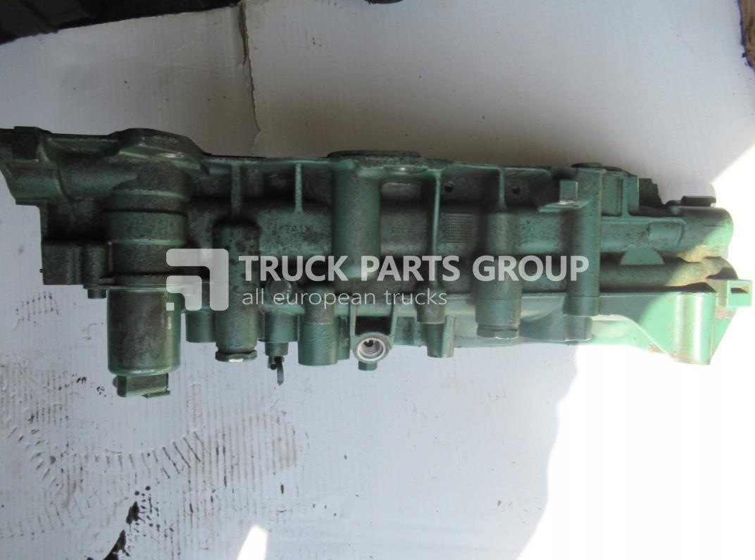 VOLVO FH4 EURO6, EURO 6 emission oil filter housing, 22093239, control valve 21985798, 21485928, 22093161, 22093203, 22093220, 22102383 - Filtre à huile pour Camion: photos 1 VOLVO FH4 EURO6, EURO 6 emission oil filter housing, 22093239, control valve 21985798, 21485928, 22093161, 22093203, 22093220, 22102383 - Filtre à huile pour Camion: photos 1