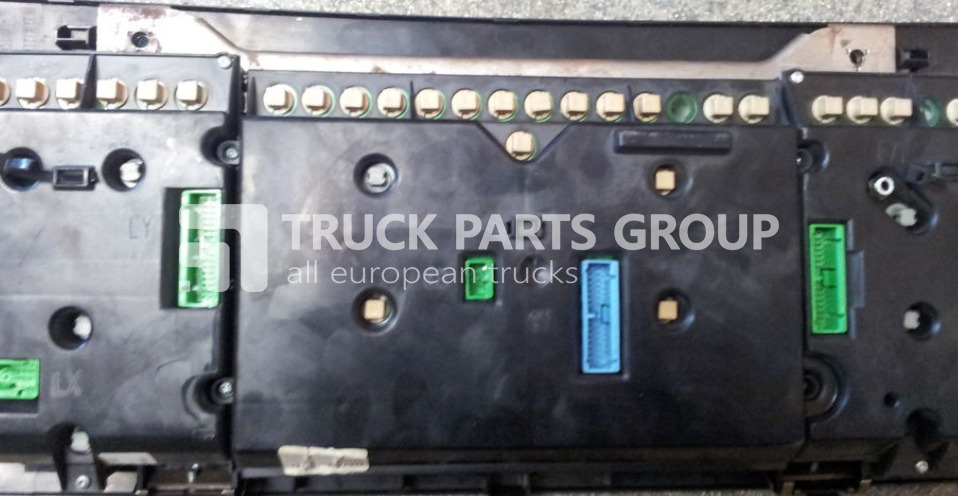 VOLVO FL6, FL10 instrument panel, instrument cluster, da dashboard - Panel de instrumentos pour Camion: photos 3 VOLVO FL6, FL10 instrument panel, instrument cluster, da dashboard - Panel de instrumentos pour Camion: photos 3