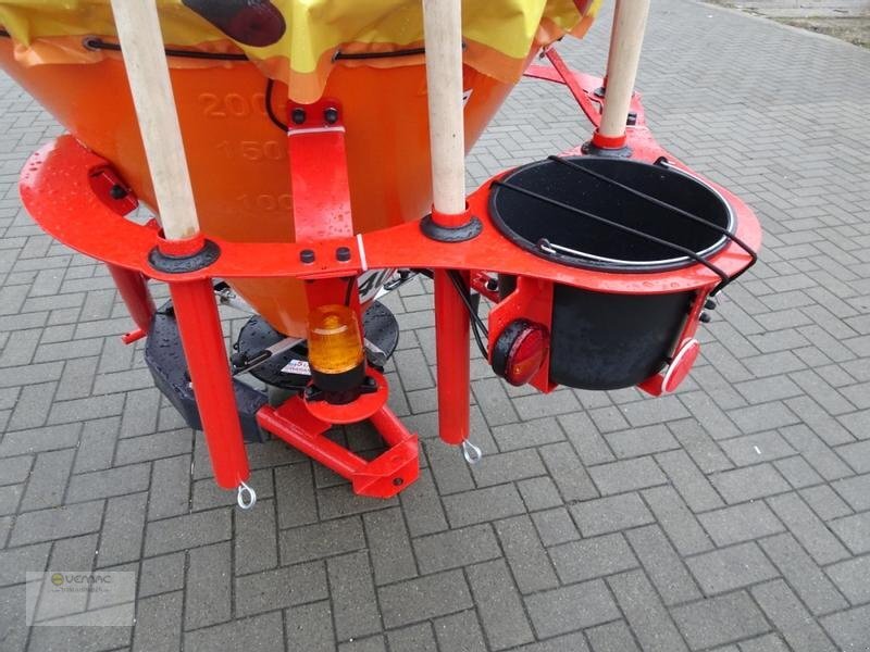 Dexwal 300L Kommunal Streuer Salzstreuer Trichterstreuer NEU - Epandeur de sable: photos 3 Dexwal 300L Kommunal Streuer Salzstreuer Trichterstreuer NEU - Epandeur de sable: photos 3