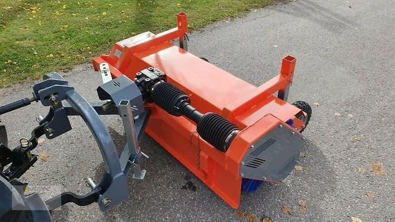 Geo Kehrmaschine Geo SWT220 220cm Kehrbesen Traktor Zapfwelle NEU - Brosse: photos 2 Geo Kehrmaschine Geo SWT220 220cm Kehrbesen Traktor Zapfwelle NEU - Brosse: photos 2
