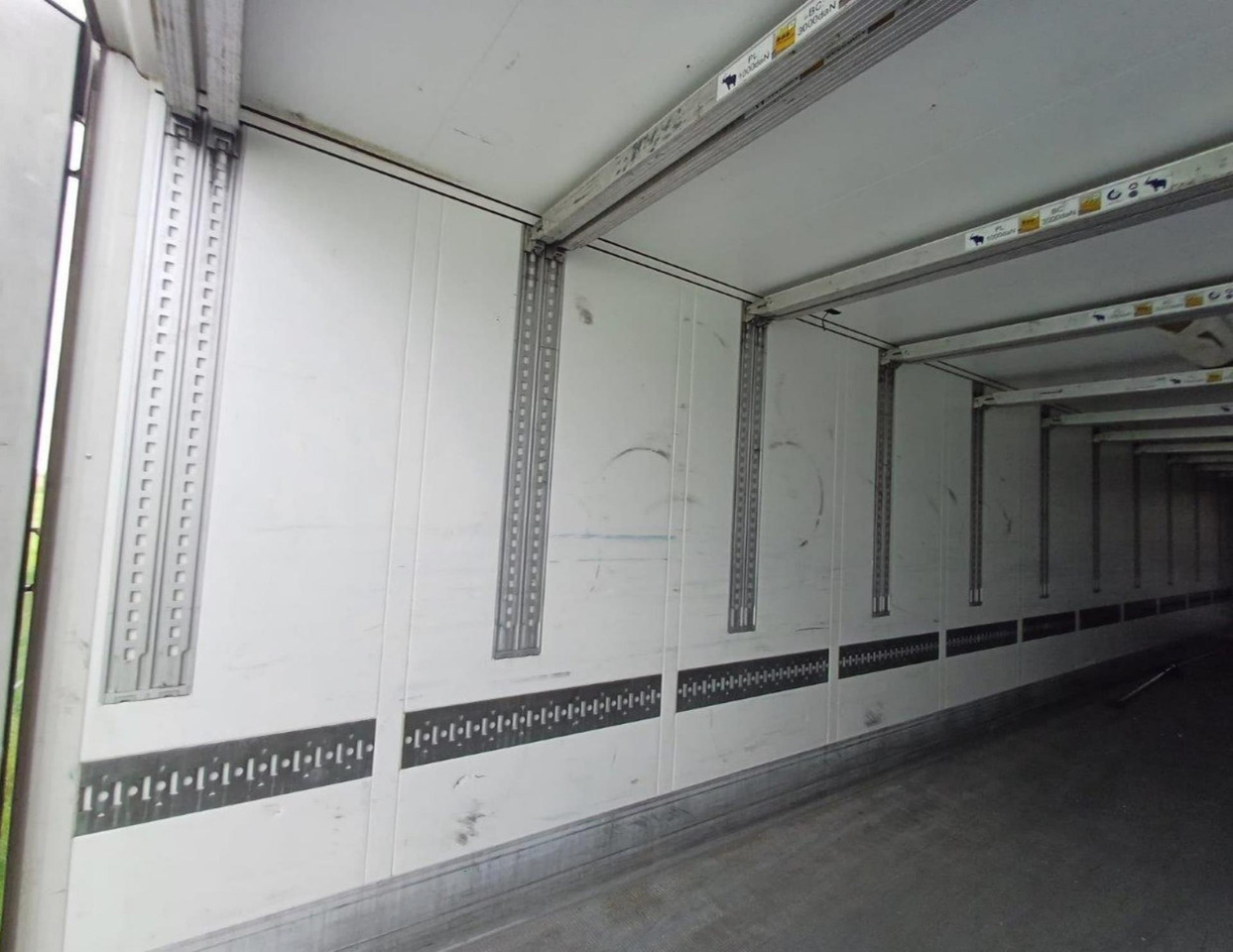 2018 Schmitz Cargobull SKO Double Deck FP 45 ThermoKing SLXi 300 Lifting Axle - Semi-remorque frigorifique: photos 3 2018 Schmitz Cargobull SKO Double Deck FP 45 ThermoKing SLXi 300 Lifting Axle - Semi-remorque frigorifique: photos 3