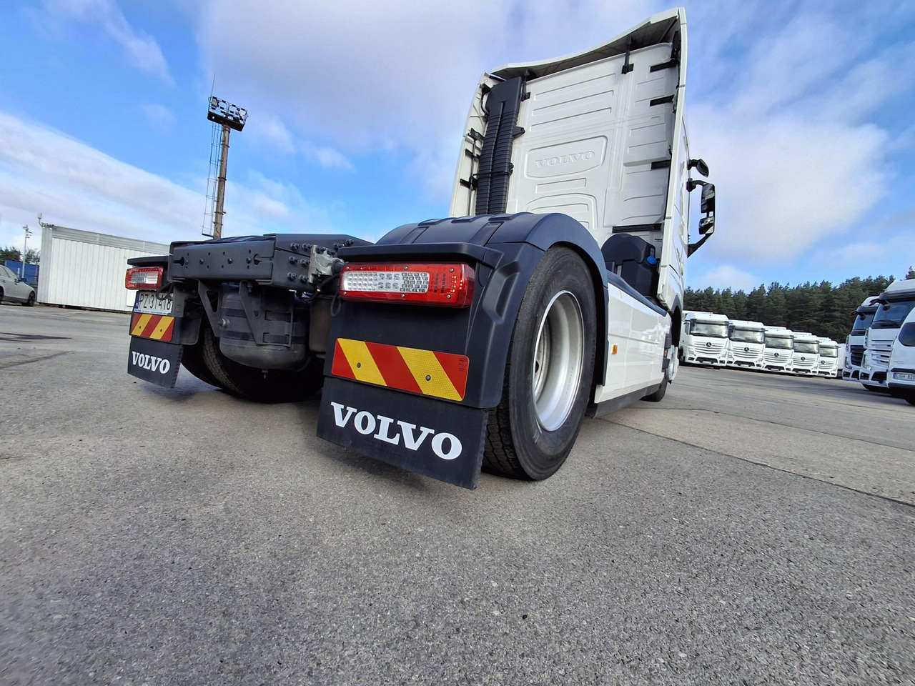 2023 Volvo FH 500 Globetrotter XL Side Skirts - Tracteur routier: photos 3 2023 Volvo FH 500 Globetrotter XL Side Skirts - Tracteur routier: photos 3