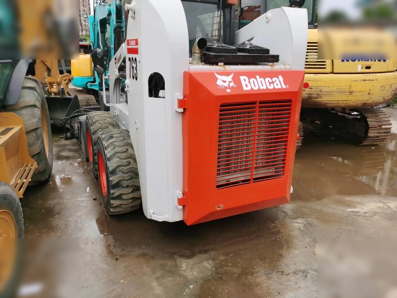 BOBCAT 763 - Mini chargeuse: photos 2 BOBCAT 763 - Mini chargeuse: photos 2