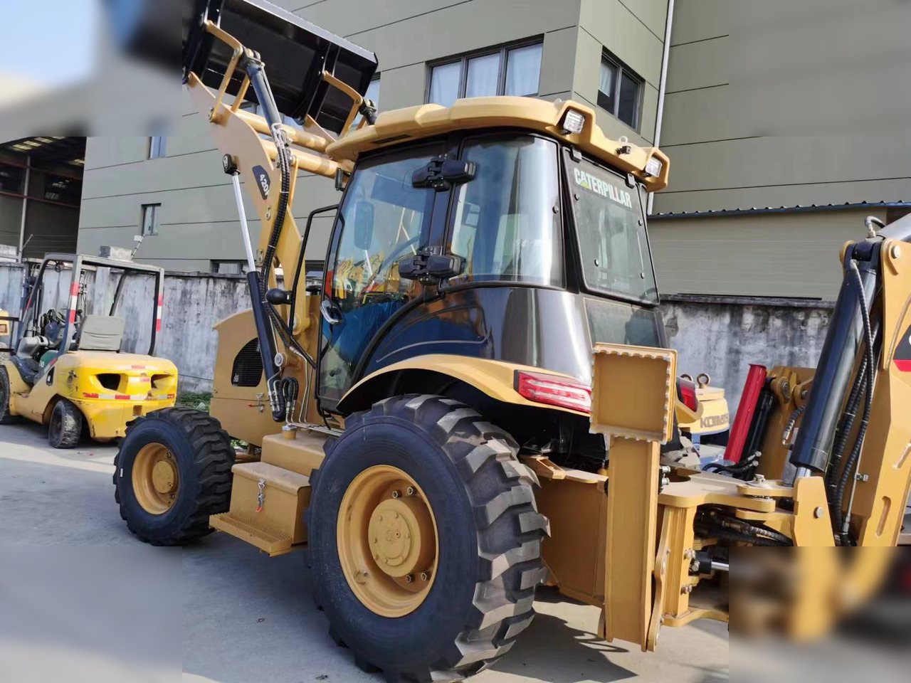 Tractopelle CATERPILLAR 420F: photos 10