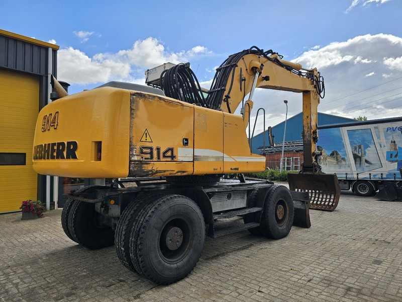 Liebherr A914 - Pelle sur pneus: photos 5 Liebherr A914 - Pelle sur pneus: photos 5