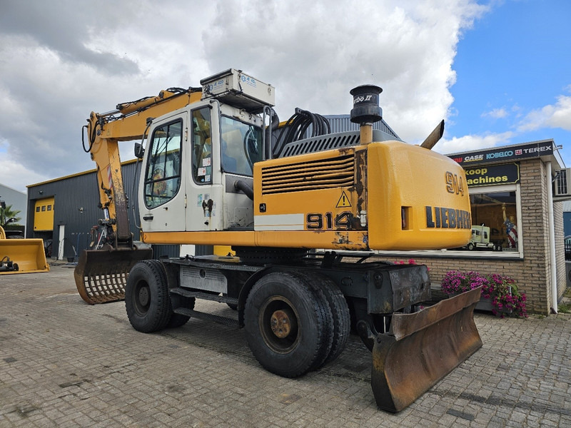 Liebherr A914 - Pelle sur pneus: photos 3 Liebherr A914 - Pelle sur pneus: photos 3