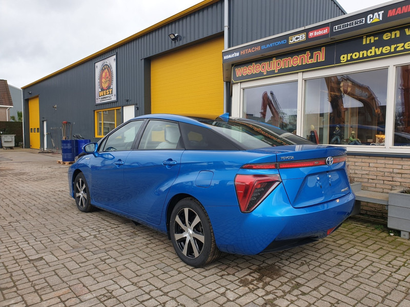Toyota Mirai - Voiture: photos 3 Toyota Mirai - Voiture: photos 3