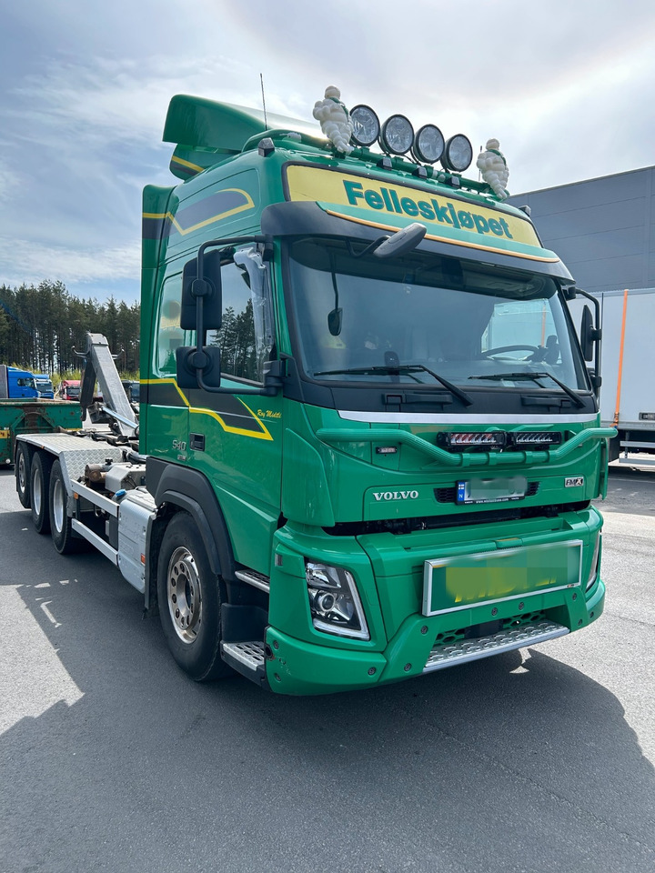 Volvo FMX540 8x4 Hook Multilift 22T - Camion ampliroll: photos 1 Volvo FMX540 8x4 Hook Multilift 22T - Camion ampliroll: photos 1