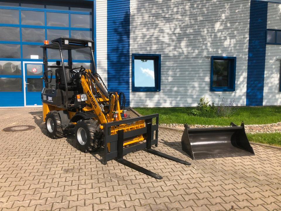 Radlader / Hoflader BK906 *INKL.19% MWST*PERKINS*BERGER KRAUS*GABELPAKET*CE*EURO - Valet de ferme: photos 2 Radlader / Hoflader BK906 *INKL.19% MWST*PERKINS*BERGER KRAUS*GABELPAKET*CE*EURO - Valet de ferme: photos 2