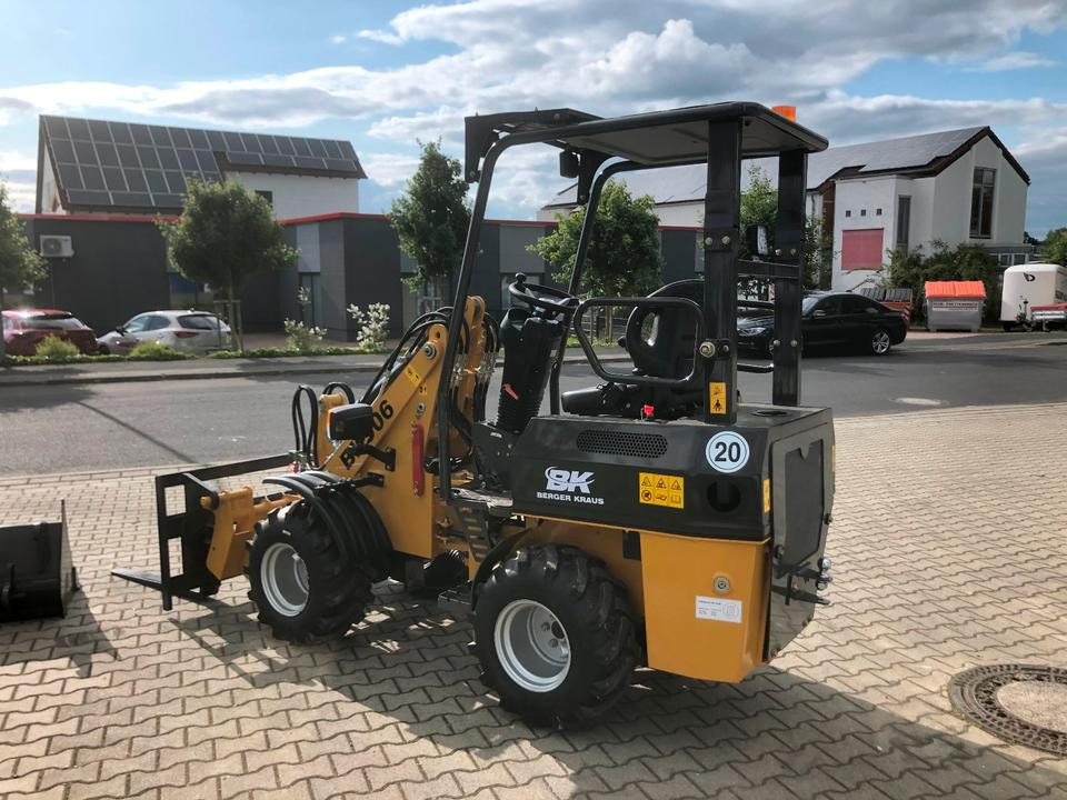 Radlader / Hoflader BK906 *INKL.19% MWST*PERKINS*BERGER KRAUS*GABELPAKET*CE*EURO - Valet de ferme: photos 4 Radlader / Hoflader BK906 *INKL.19% MWST*PERKINS*BERGER KRAUS*GABELPAKET*CE*EURO - Valet de ferme: photos 4