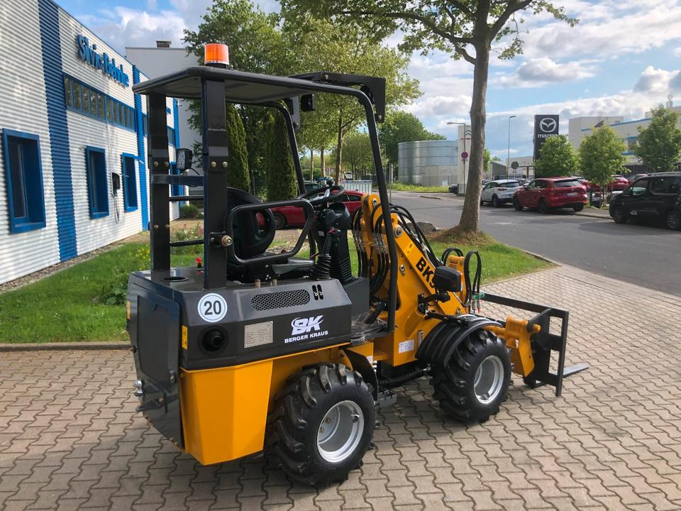 Radlader / Hoflader BK906 *INKL.19% MWST*PERKINS*BERGER KRAUS*GABELPAKET*CE*EURO - Valet de ferme: photos 5 Radlader / Hoflader BK906 *INKL.19% MWST*PERKINS*BERGER KRAUS*GABELPAKET*CE*EURO - Valet de ferme: photos 5
