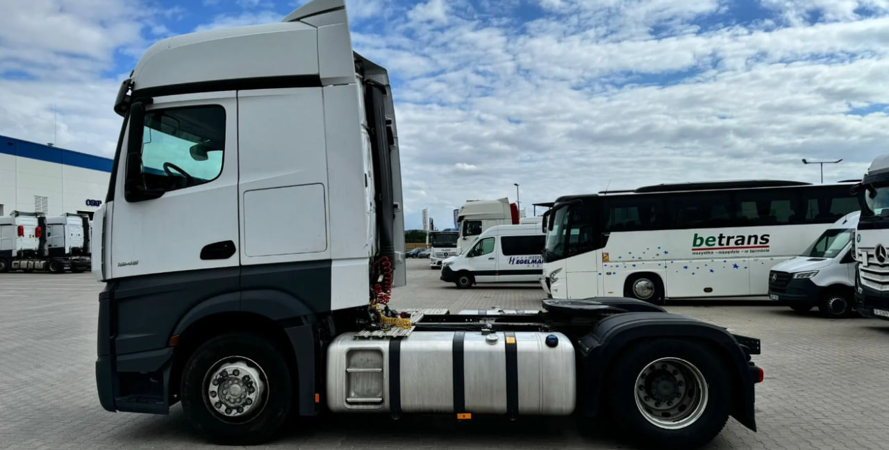 MERCEDES-BENZ Actros 1845 with retarder - Tracteur routier: photos 3 MERCEDES-BENZ Actros 1845 with retarder - Tracteur routier: photos 3