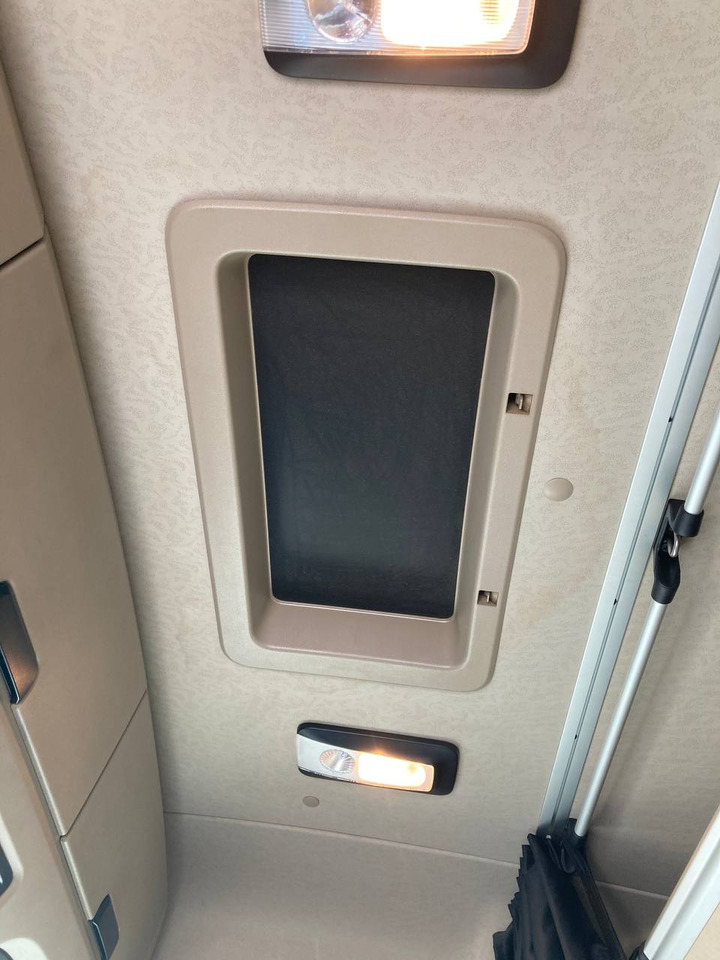 Tracteur routier Mercedes-Benz Actros 1845 LS 4x2 BigSpace: photos 21