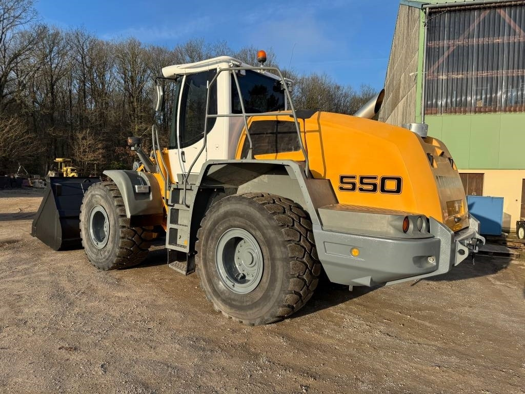 Liebherr L 550 - Chargeuse sur pneus: photos 4 Liebherr L 550 - Chargeuse sur pneus: photos 4