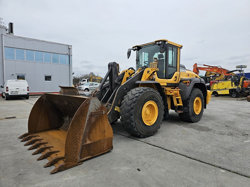 Volvo L120H - Chargeuse sur pneus: photos 1 Volvo L120H - Chargeuse sur pneus: photos 1