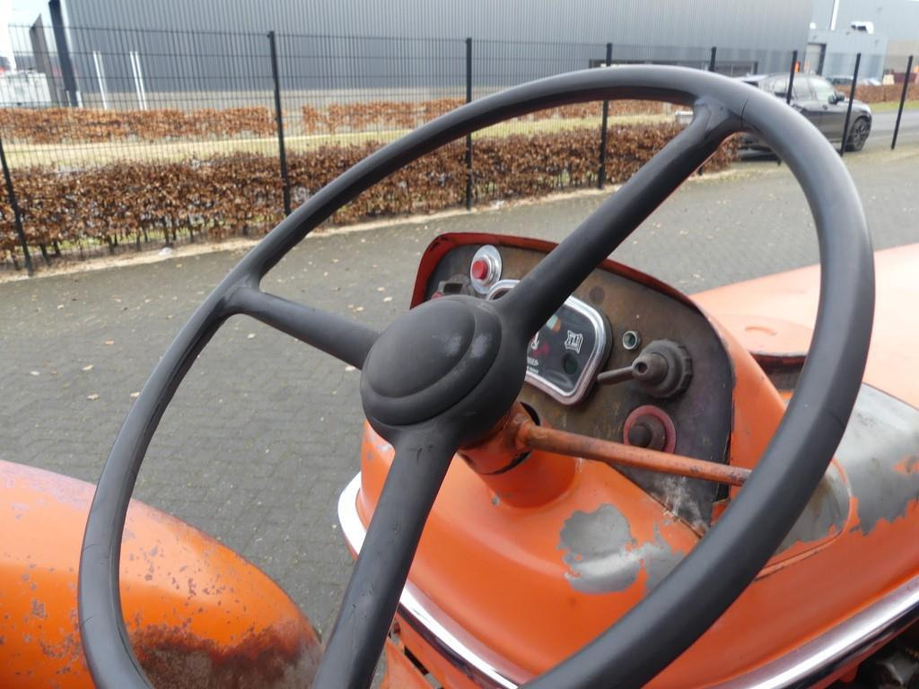 Tracteur agricole Renault Super 7 Vineyard: photos 36