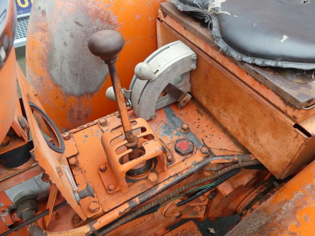 Tracteur agricole Renault Super 7 Vineyard: photos 18