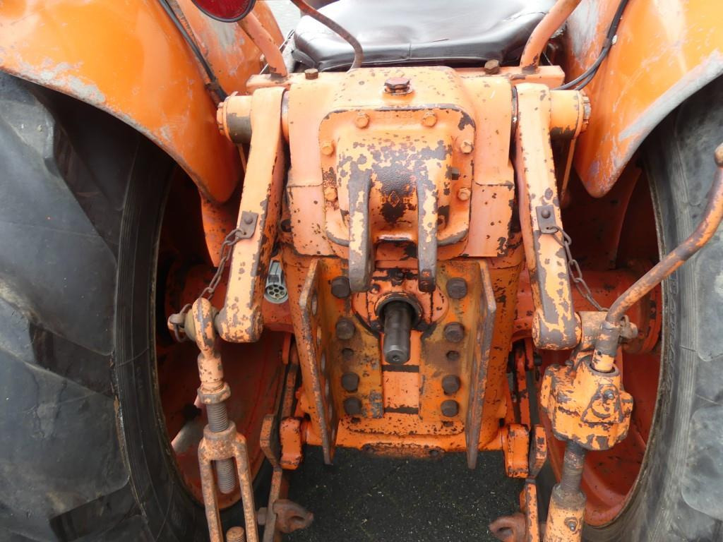 Tracteur agricole Renault Super 7 Vineyard: photos 6