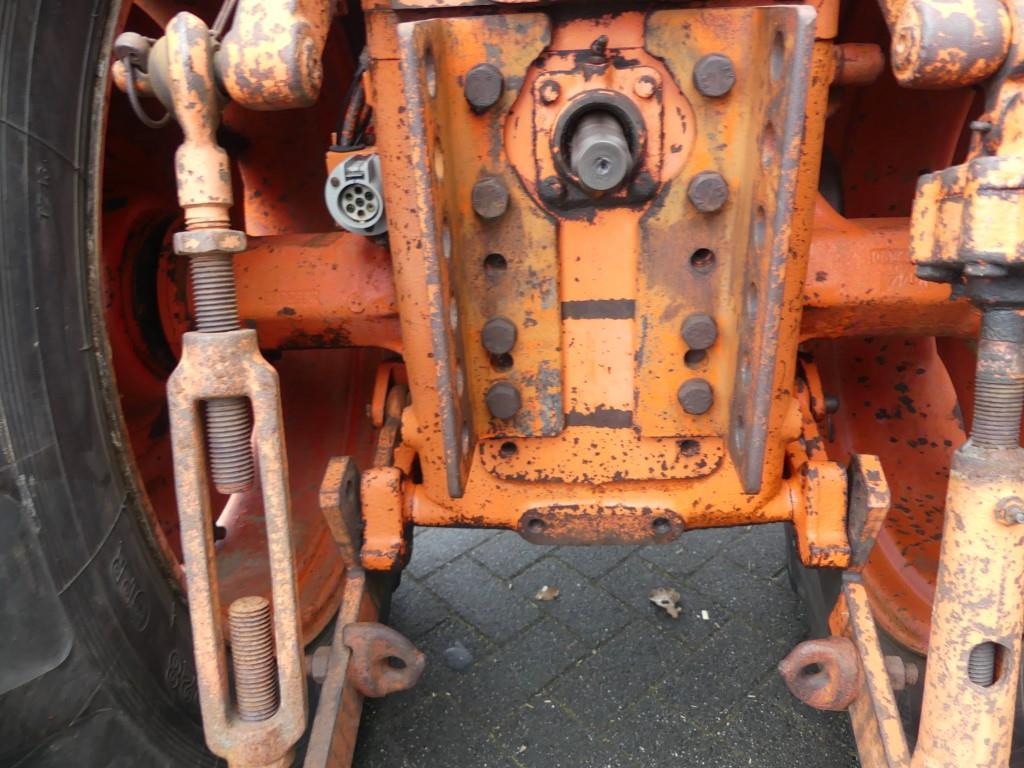 Tracteur agricole Renault Super 7 Vineyard: photos 7