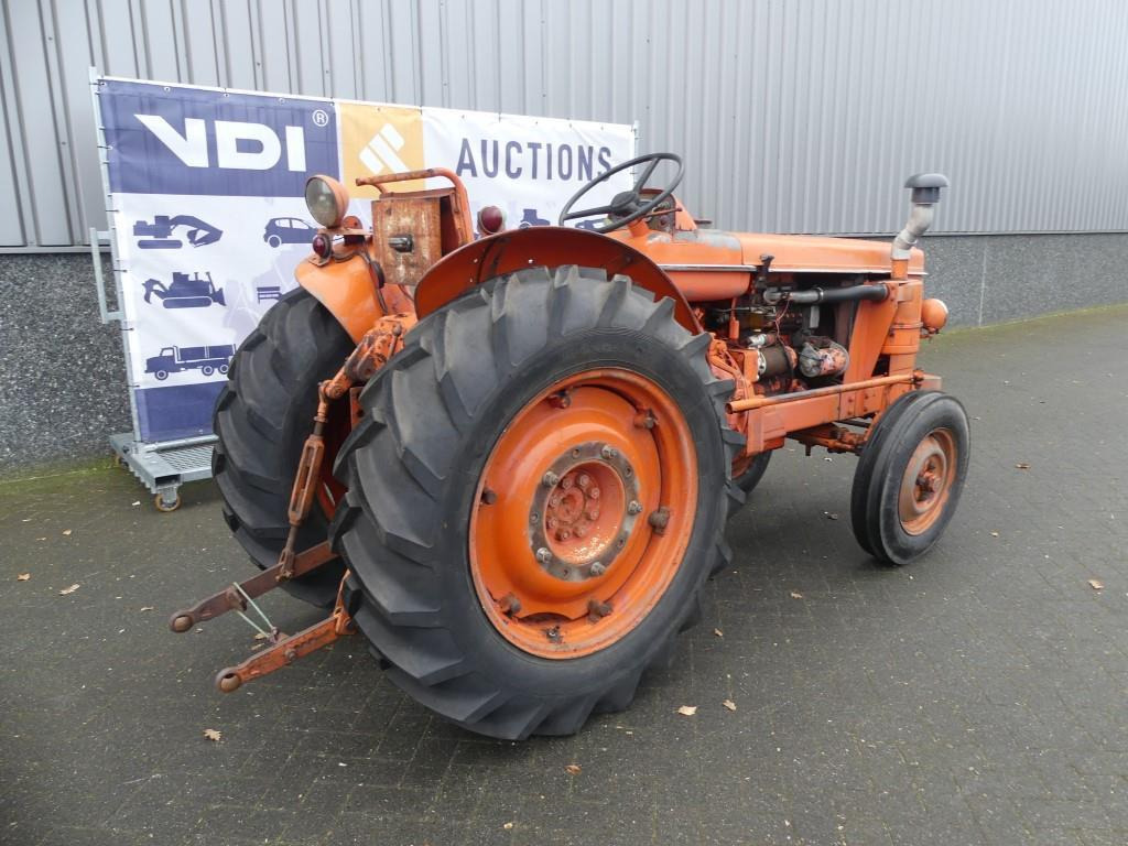 Tracteur agricole Renault Super 7 Vineyard: photos 46