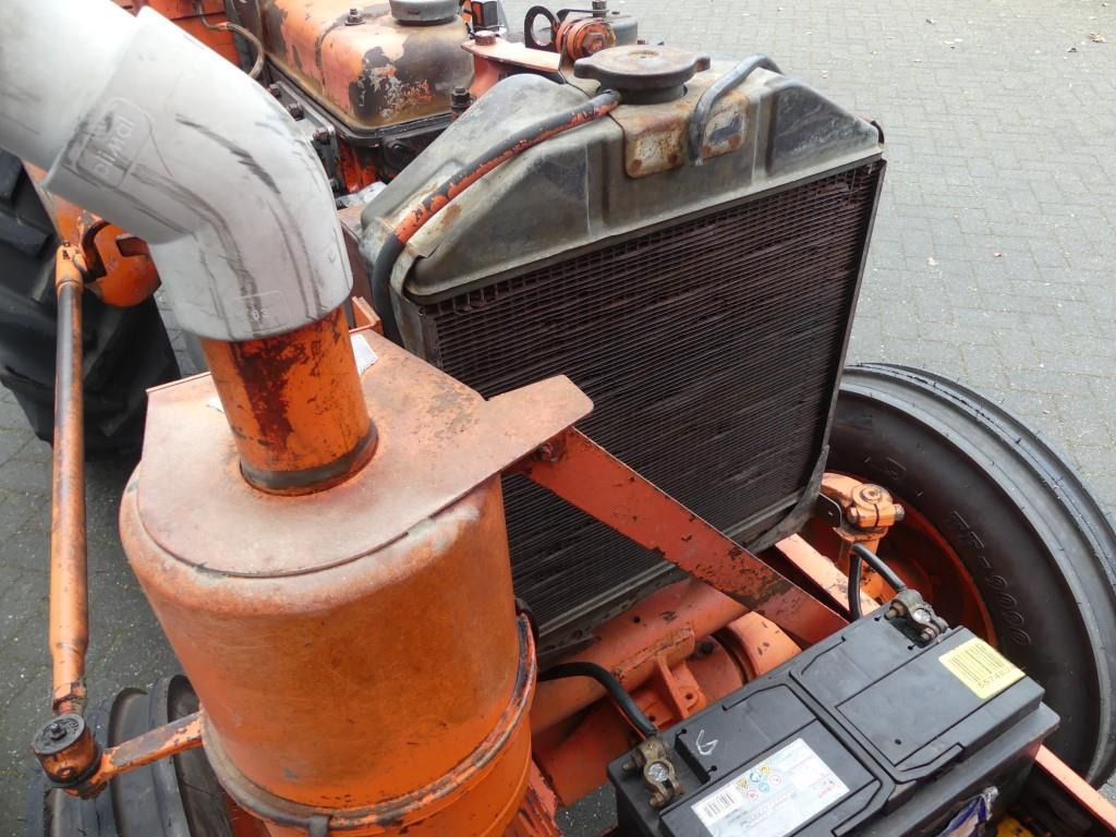 Tracteur agricole Renault Super 7 Vineyard: photos 38