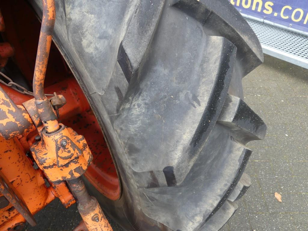Tracteur agricole Renault Super 7 Vineyard: photos 9
