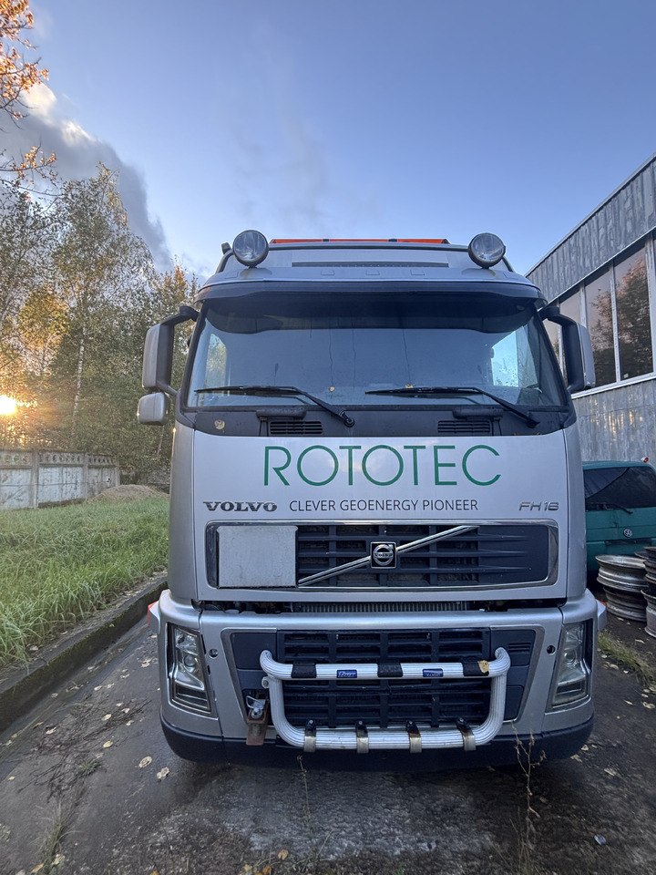 VOLVO FH16 - 580 - Camion ampliroll: photos 1 VOLVO FH16 - 580 - Camion ampliroll: photos 1