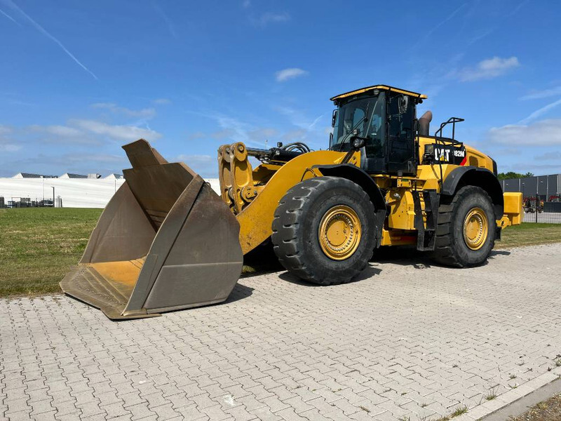 Chargeuse sur pneus Cat 982M: photos 1