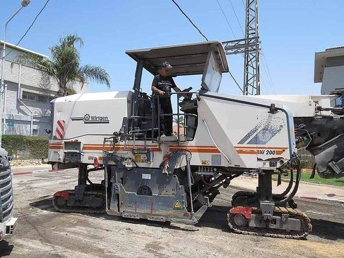 Wirtgen W200 - Fraiseuse à froid: photos 3 Wirtgen W200 - Fraiseuse à froid: photos 3