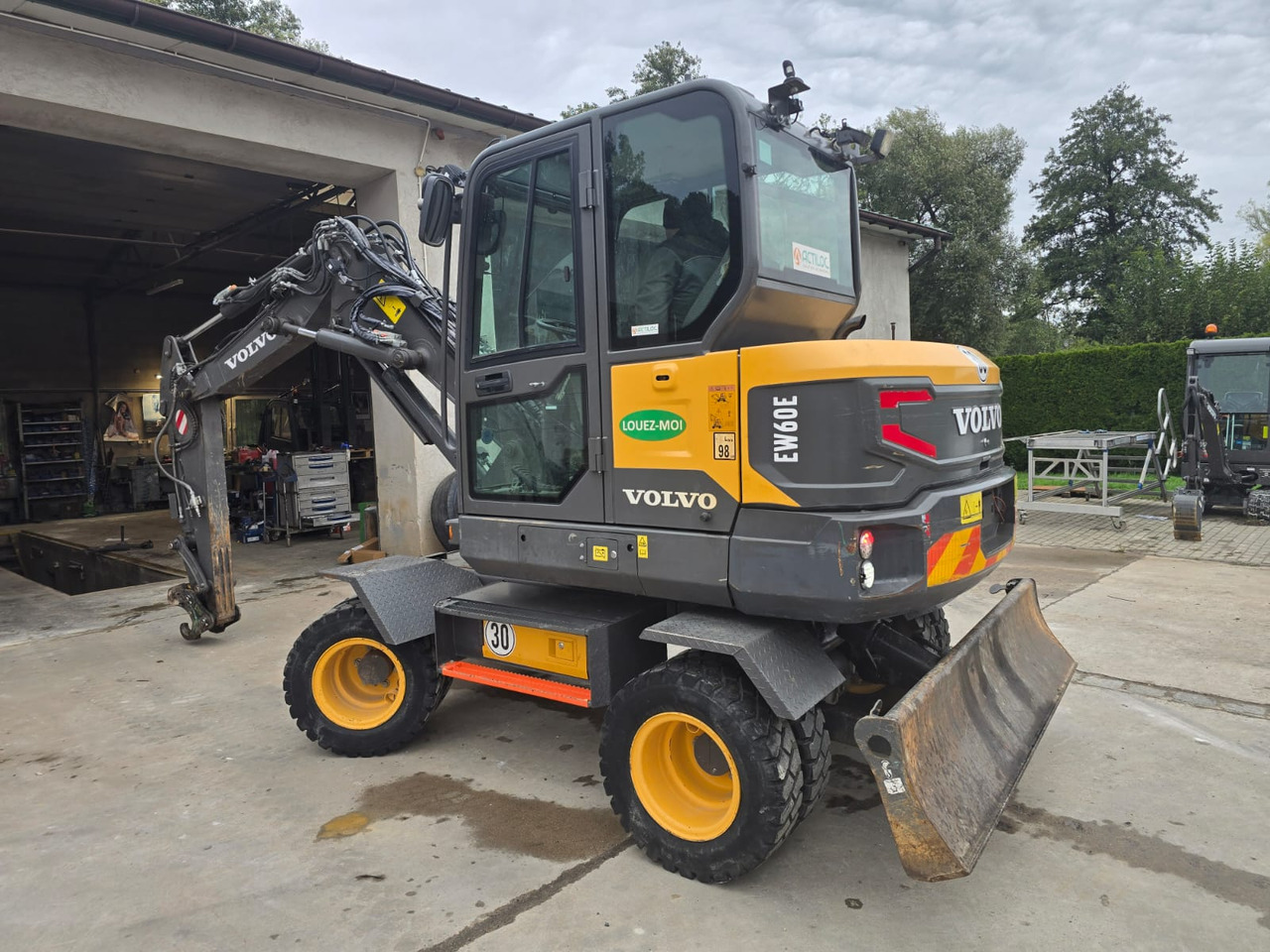 VOLVO EW 60E - Pelle sur pneus: photos 3 VOLVO EW 60E - Pelle sur pneus: photos 3