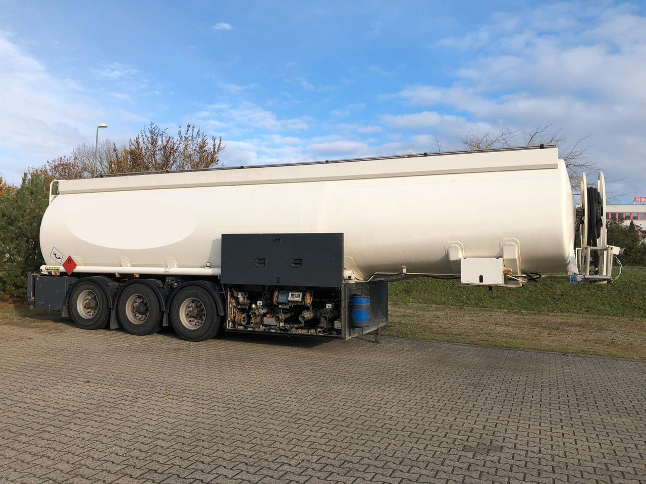 ROHR TAL-A-ZE 4Kammern*ADR*BENZIN*DIESEL*HEIZÖL - Semi-remorque citerne: photos 3 ROHR TAL-A-ZE 4Kammern*ADR*BENZIN*DIESEL*HEIZÖL - Semi-remorque citerne: photos 3