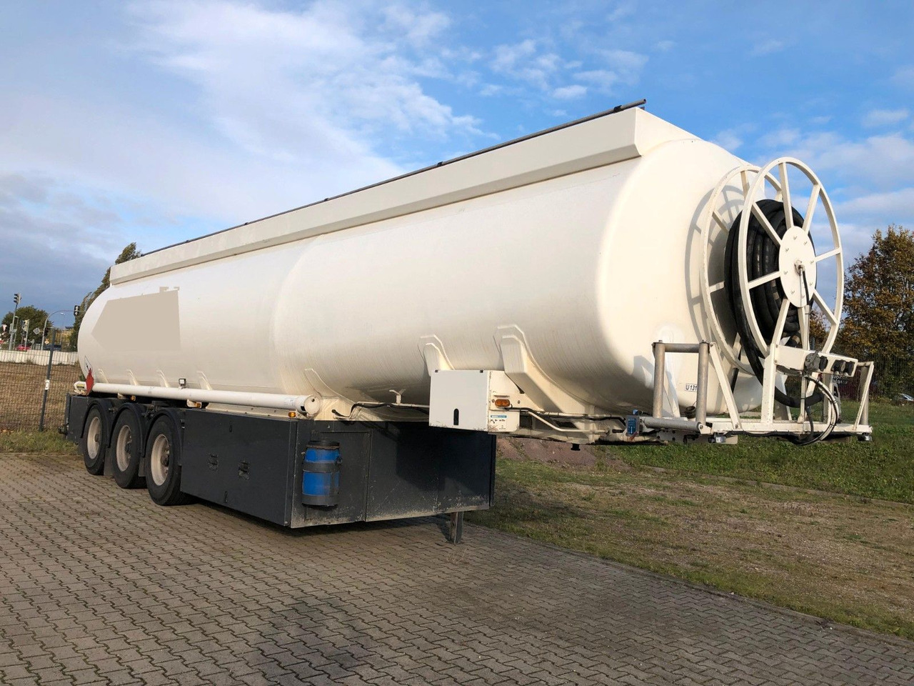 ROHR TAL-A-ZE 4Kammern*ADR*BENZIN*DIESEL*HEIZÖL - Semi-remorque citerne: photos 1 ROHR TAL-A-ZE 4Kammern*ADR*BENZIN*DIESEL*HEIZÖL - Semi-remorque citerne: photos 1