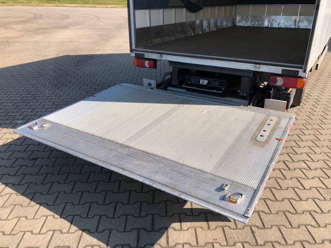 Renault MASTER RED 3.5T*LBW*Klima*4.2m*AUCH MIETE - Fourgon grand volume: photos 4 Renault MASTER RED 3.5T*LBW*Klima*4.2m*AUCH MIETE - Fourgon grand volume: photos 4