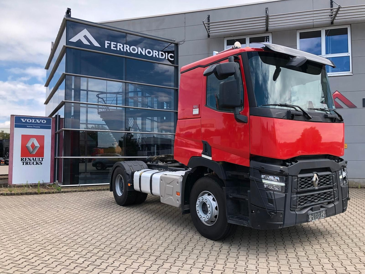 Renault C480 Kipphydraulik*AP Achsen*TÜV NEU - Tracteur routier: photos 1 Renault C480 Kipphydraulik*AP Achsen*TÜV NEU - Tracteur routier: photos 1