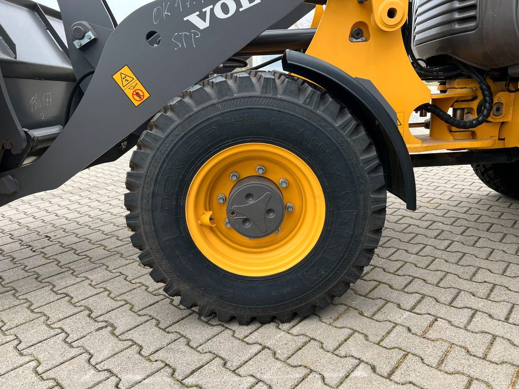 Chargeuse sur pneus Volvo JL25H Electric *Auch Miete: photos 9