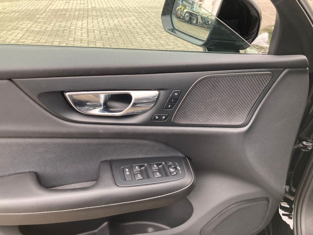Volvo S60 T5 Lim. R-Design - Berline: photos 5 Volvo S60 T5 Lim. R-Design - Berline: photos 5